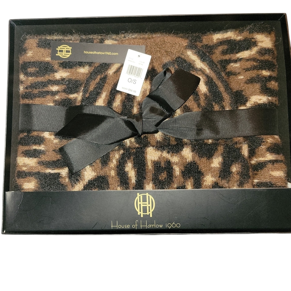 House of Harlow 1960 Animal Print Scarf And Hat Set In Gift Box ❄️